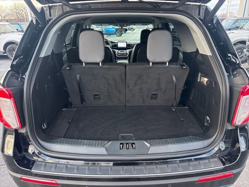 Used 2023 Ford Explorer XLT w/ Equipment Group 202A image 13