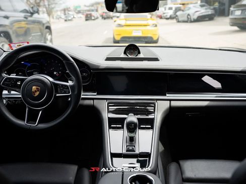 Used 2019 Porsche Panamera 4 image 13