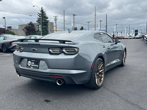 Used 2019 Chevrolet Camaro SS RWD image 7