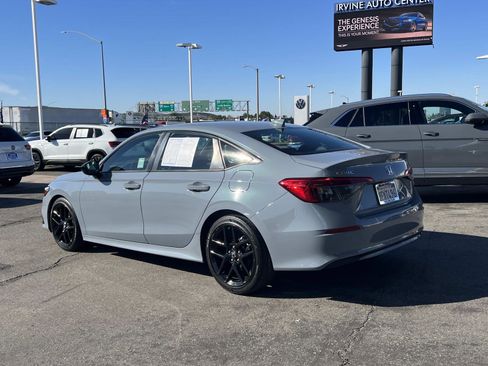 Used 2023 Honda Civic Sport image 3