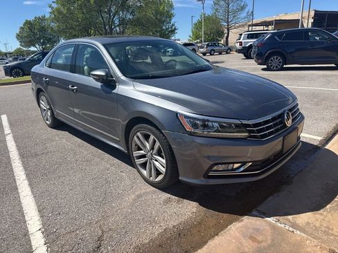 Used 2017 Volkswagen Passat 1.8T SEL Premium image 3