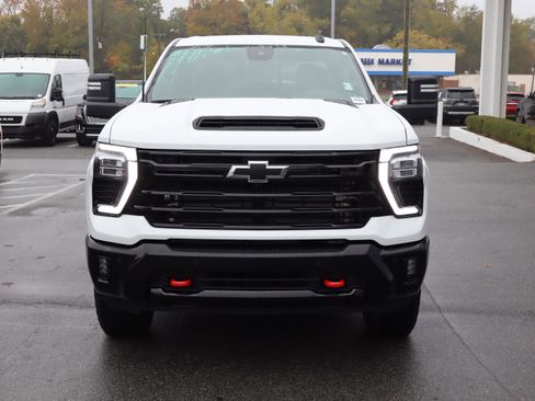 Used 2025 Chevrolet Silverado 2500 LT w/ Trail Boss Package image 3