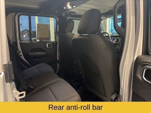 Used 2023 Jeep Gladiator Overland image 19