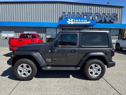 Used 2021 Jeep Wrangler Sport AWD/4WD image 2