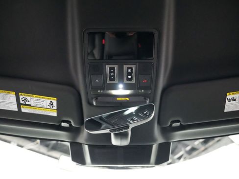 Used 2023 Land Rover Defender 130 X-Dynamic SE AWD/4WD image 43