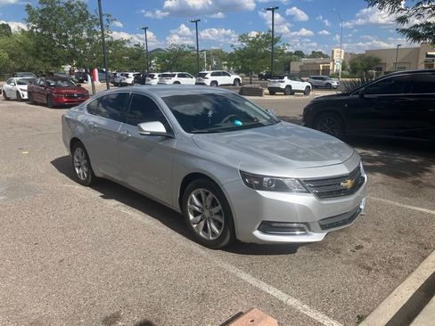 Used 2018 Chevrolet Impala LT w/ LT Convenience Package FWD image 3