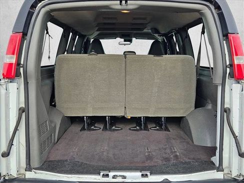 Used 2020 Chevrolet Express 3500 LT w/ LT Preferred Equipment Group image 6