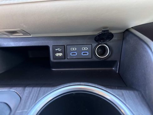 Used 2022 Toyota Highlander Limited image 37