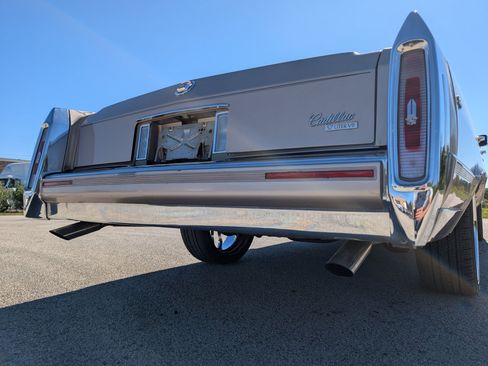 Used 1990 Cadillac Brougham image 45