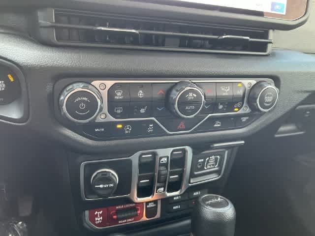 Used 2024 Jeep Gladiator Sport AWD/4WD image 25
