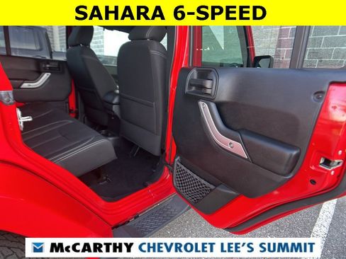 Used 2018 Jeep Wrangler Unlimited Sahara w/ Dual Top Group image 32