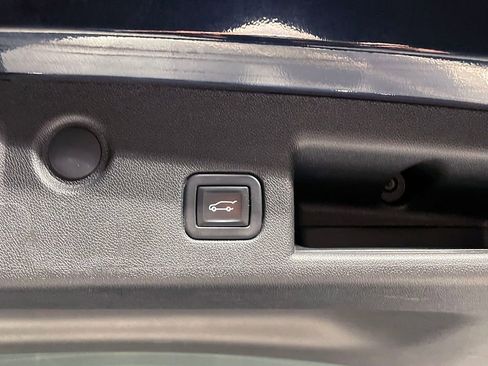 Used 2020 Chevrolet Equinox LT image 13