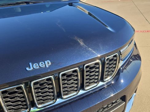 Used 2023 Jeep Grand Cherokee L Limited image 10