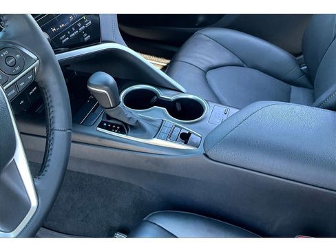Used 2023 Toyota Camry XLE image 18