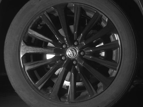 Used 2025 Toyota Highlander XSE image 12