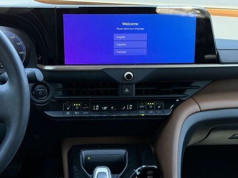 Certified 2025 Toyota Crown Signia w/ Advanced Technology Package AWD/4WD image 17