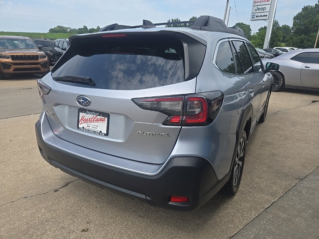 Used 2023 Subaru Outback Premium AWD/4WD image 12