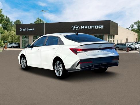 New 2025 Hyundai Elantra Sport FWD image 5