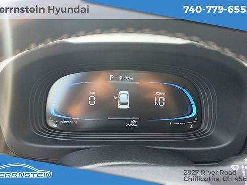 Used 2025 Hyundai Venue SEL FWD image 18