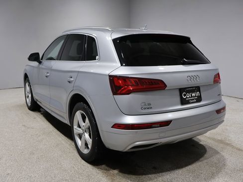Used 2020 Audi Q5 2.0T Premium w/ Convenience Package image 6