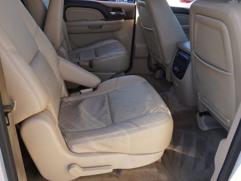 Used 2012 GMC Yukon XL Denali image 29