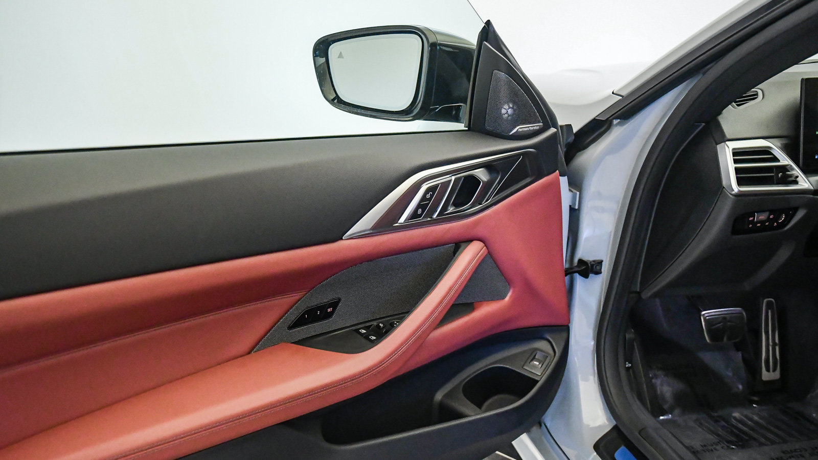 Used 2026 BMW 430i Coupe w/ M Sport Package RWD image 25
