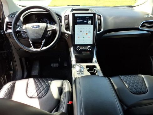 Used 2024 Ford Edge Titanium AWD/4WD image 12