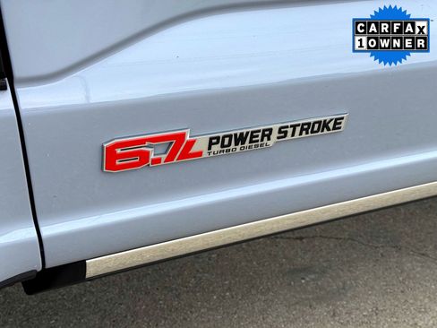 Used 2025 Ford F250 Platinum image 3