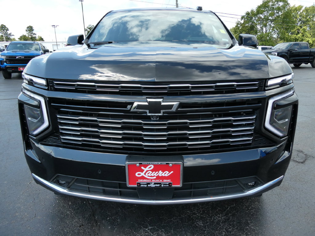 Certified 2025 Chevrolet Suburban High Country AWD/4WD image 10