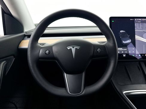 Used 2022 Tesla Model Y Long Range AWD/4WD image 34