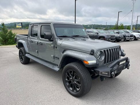 Used 2021 Jeep Gladiator Sport AWD/4WD image 2