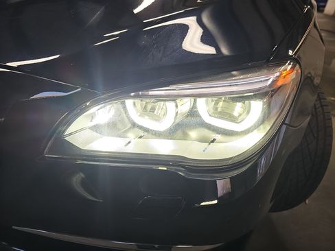 Used 2013 BMW 750Li image 32