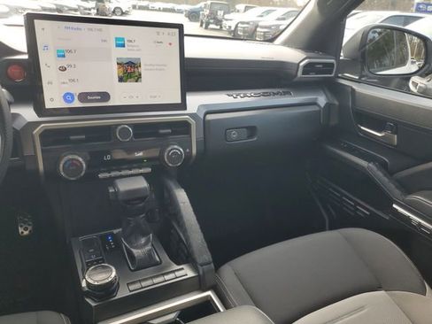 Used 2024 Toyota Tacoma TRD Sport image 15