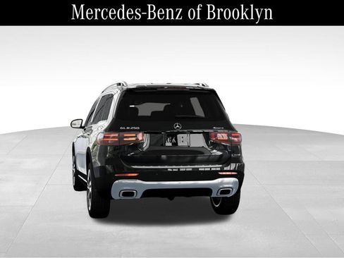 Used 2025 Mercedes-Benz GLB 250 4MATIC image 26
