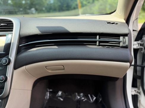 Used 2014 Chevrolet Malibu LT FWD image 22