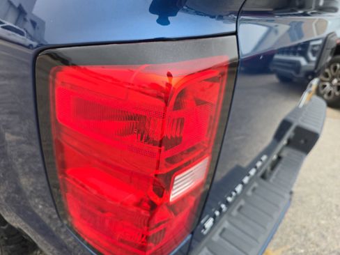 Used 2017 Chevrolet Silverado 1500 LT w/ All Star Edition AWD/4WD image 32