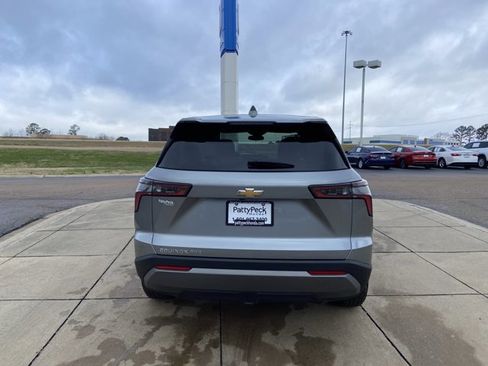 Used 2025 Chevrolet Equinox LT image 9