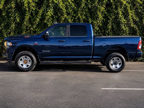 Used 2022 RAM 2500 Big Horn w/ Night Edition AWD/4WD image 6