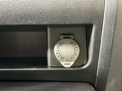 Used 2013 Toyota Sequoia Platinum image 19