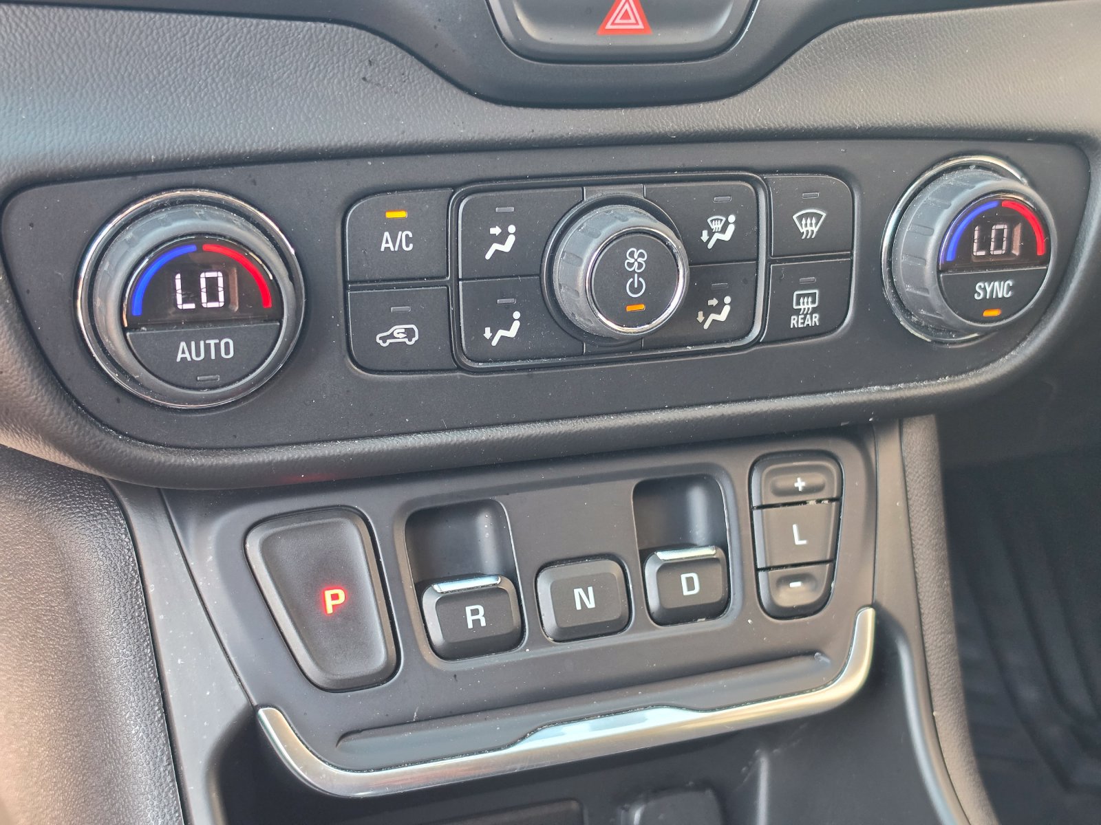 Used 2019 GMC Terrain SLT w/ Preferred Package AWD/4WD image 14