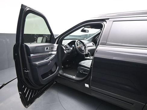 Used 2019 Ford Explorer Sport AWD/4WD image 9