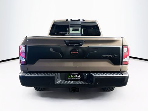Used 2021 Nissan Titan PRO-4X w/ Pro-4x Convenience Package AWD/4WD image 7