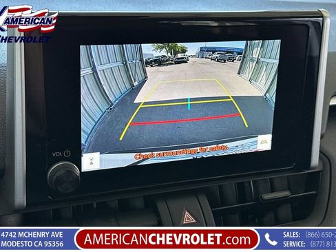 Used 2025 Toyota RAV4 XLE FWD image 27