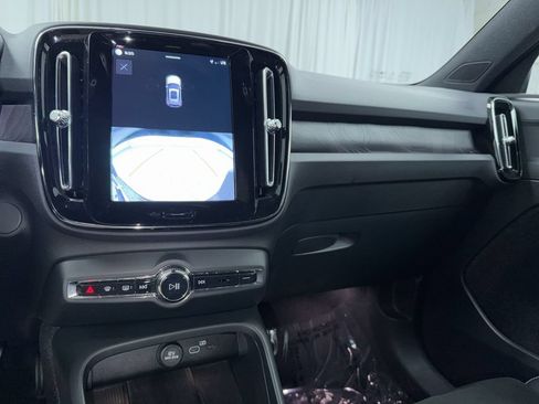 Used 2023 Volvo XC40 Recharge Plus AWD/4WD image 22