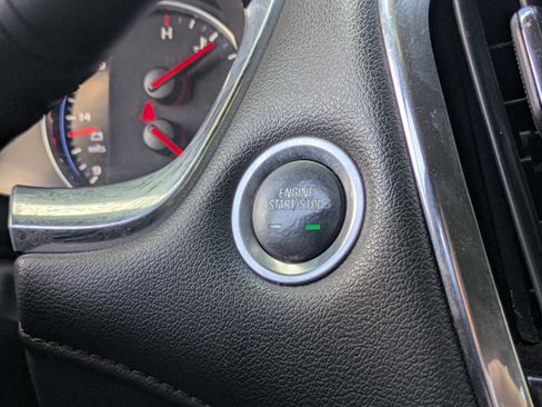 Used 2023 Chevrolet Traverse High Country image 30