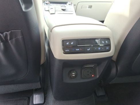 Used 2024 Hyundai Palisade Limited AWD/4WD image 24