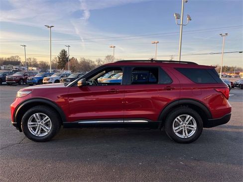 Certified 2020 Ford Explorer XLT w/ Class III Trailer Tow Package image 4