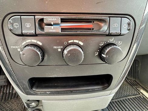 Used 2007 Dodge Grand Caravan SXT FWD image 37