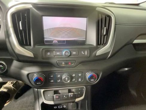 Used 2022 GMC Terrain SLE w/ Driver Convenience Package FWD image 32