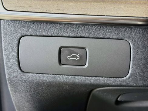New 2026 Volvo XC90 B5 Plus w/ Protection Package AWD/4WD image 10